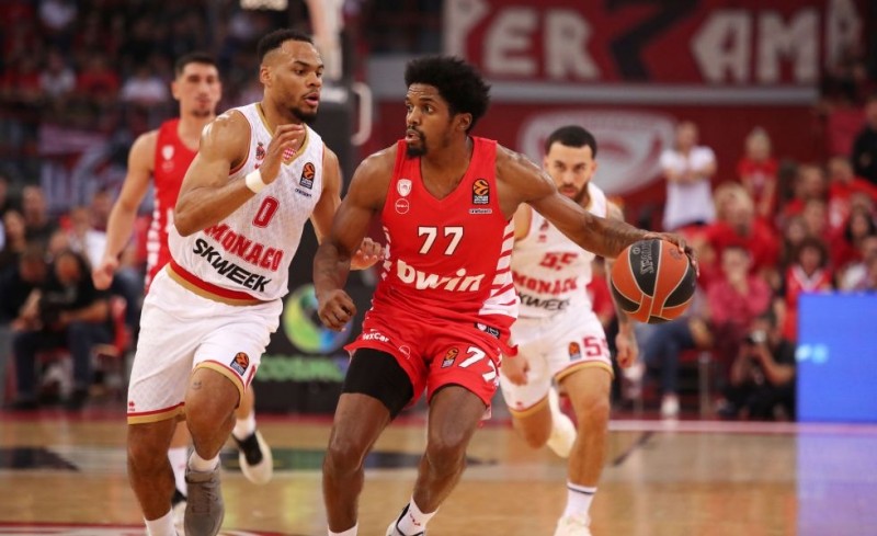 Οκόμπο: «Θα είναι ένας... πόλεμος με τον Ολυμπιακό»