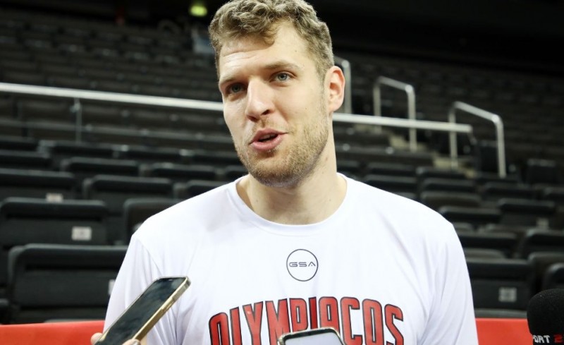 Βεζένκοβ: «Υπήρχαν στιγμές που ήθελα να τα παρατήσω, χρωστάω πολλά στον Ολυμπιακό»