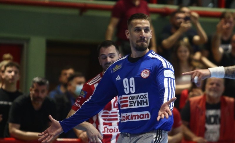 Η εκπληκτική απόκρουση του Μπάουερ και οι έξαλλοι πανηγυρισμοί με τον κόσμο! (video)