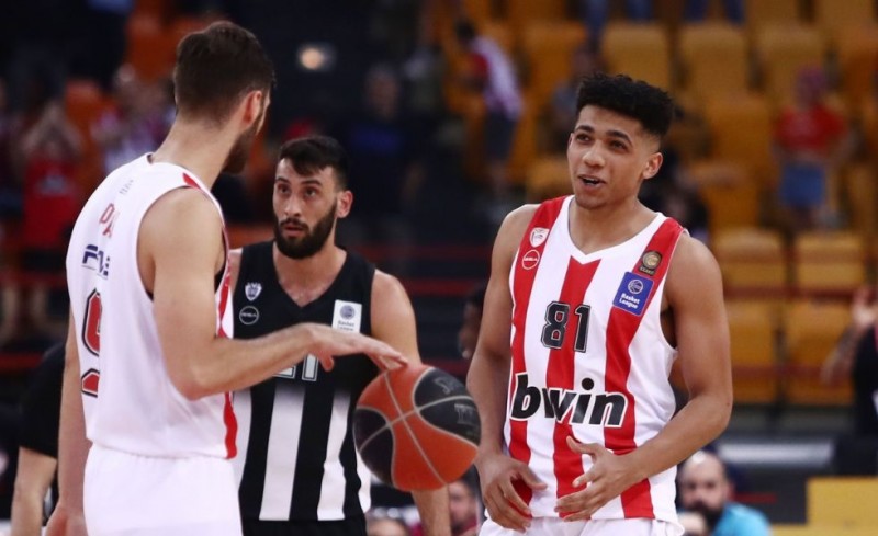 Η είσοδος του Αμπόσι και η αποθέωση! 