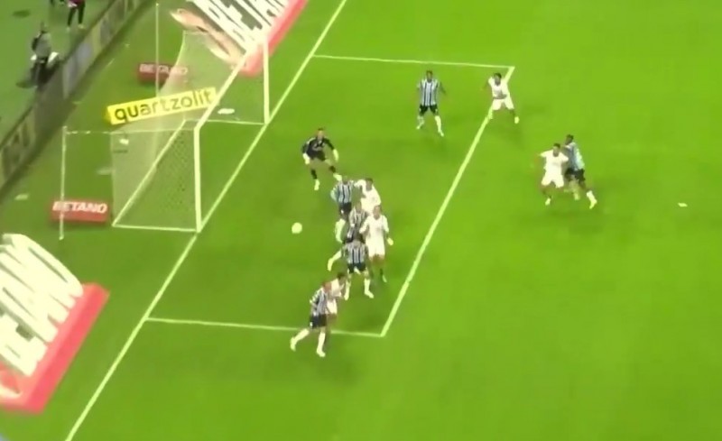 Γκολ και θέαμα από τα γήπεδα ποδοσφαίρου (video)