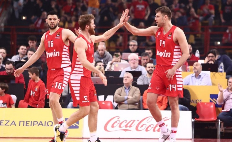 Ολυμπιακός-Παναθηναϊκός 73-70 (Tελικό)