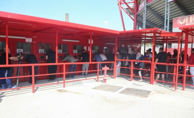 Ανοικτά τα εκδοτήρια και το Σάββατο για τα εισιτήρια διαρκείας!