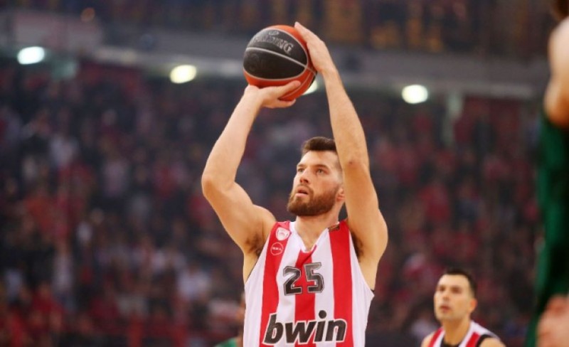 Παραμένει στο Λιμάνι ο Άλεκ Πίτερς