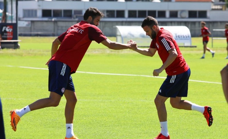 «Βλέπουν» Σαμπάχ Κίνι, Ιμπόρα