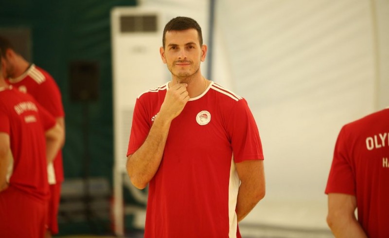 Σλίσκοβιτς: «Είμαι ευτυχισμένος που βρίσκομαι σε μια πολύ μεγάλη ομάδα όπως ο Ολυμπιακός»