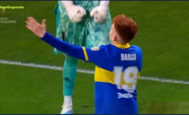 Γκολ και θέαμα από τα ποδοσφαιρικά γήπεδα του κόσμου (video) 