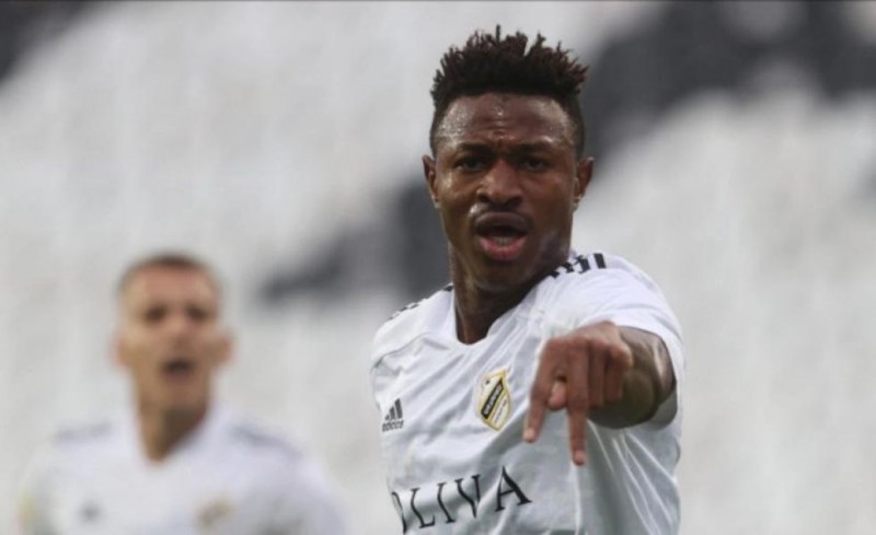 Πουλάει παίκτη η Τσουκαρίτσκι, πριν τον Ολυμπιακό