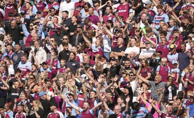 Τόσοι οπαδοί της Γουέστ Χαμ θα είναι στο Καραϊσκάκη!