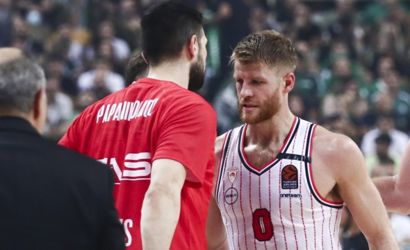 Δεν... μασάει και πληρώνει στο Μονακό ο Θρύλος!