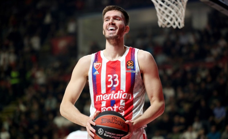 Πιο κοντά στον Πετρούσεφ ο Θρύλος!