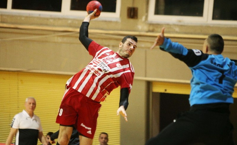 Με φόρα, περνάει πάνω από την ΑΕΚ!