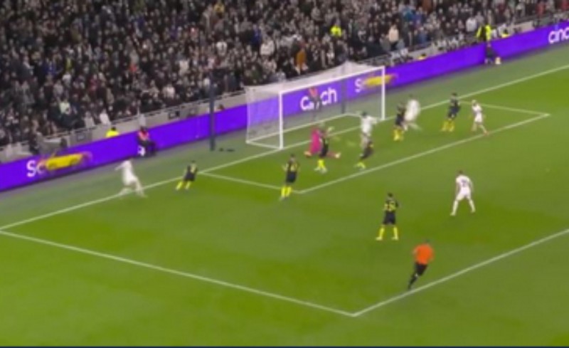 Γκολ και θέαμα από τα γήπεδα ποδοσφαίρου (video)