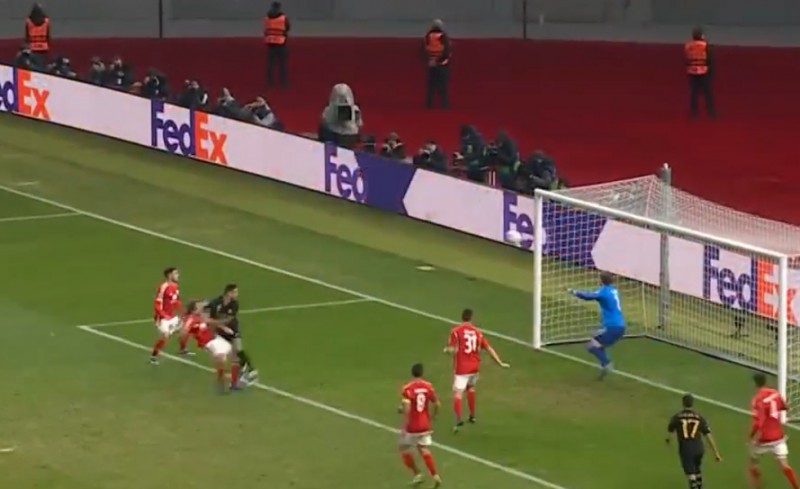 Γκολ και θέαμα από τα γήπεδα ποδοσφαίρου (video)