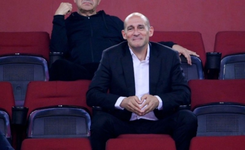 «Ερυθρόλευκες» ευχές σε Π. Αγγελόπουλο για τα γενέθλιά του!