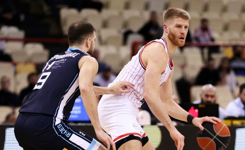 Έβγαλε την υποχρέωση και φουλάρει για Μακάμπι!