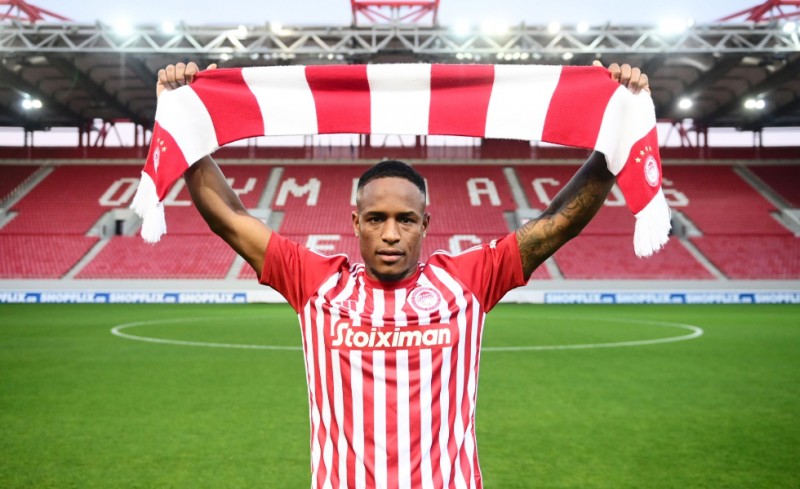 Καμπράλ: «Ευχαριστώ τον Ολυμπιακό, θα δώσω τα πάντα» (video)