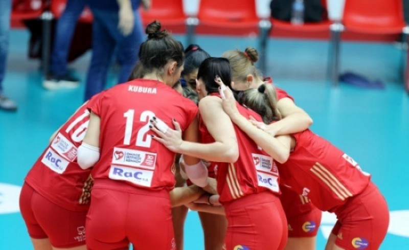 Πρωταθλητές Πεύκων - Ολυμπιακός 0-3 σετ