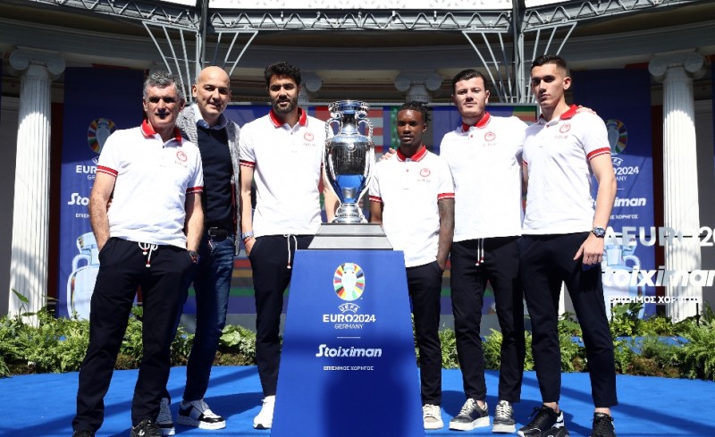 Φωτό με την κούπα του Euro οι «ερυθρόλευκοι»! (video)