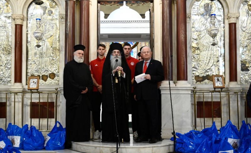 Γεύματα αγάπης και προσφοράς από τον Ολυμπιακό και τον Βαγγέλη Μαρινάκη! (video)