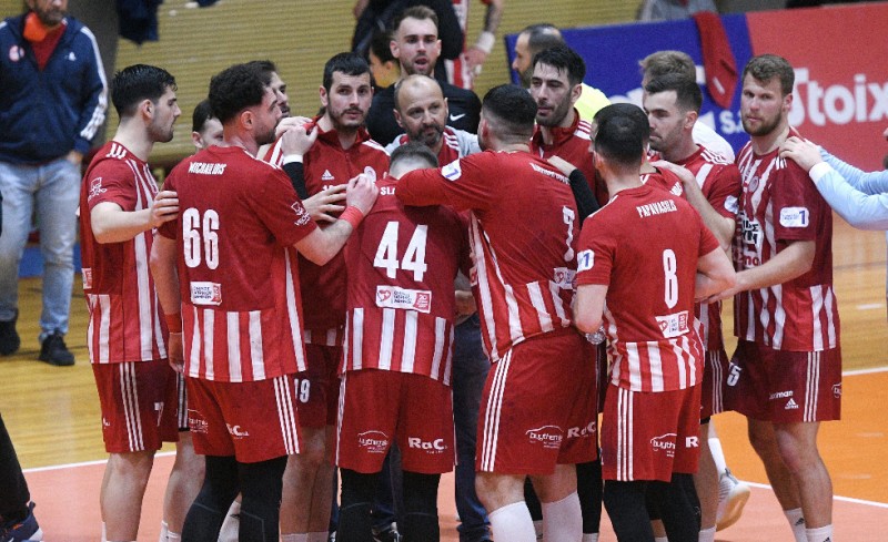 Το μυαλό στο πρωτάθλημα οι «ερυθρόλευκοι»