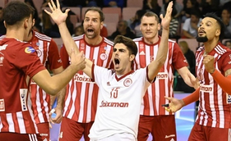 Τζιάβρας: «Είμαστε σαν οικογένεια, μεγάλη χαρά που παραμένω στον Ολυμπιακό»