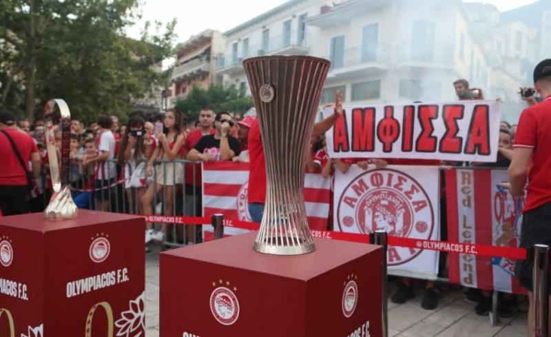 «Χαμός» και στην Άμφισσα για το ευρωπαϊκό μεγαλείο του Ολυμπιακού! (photos)