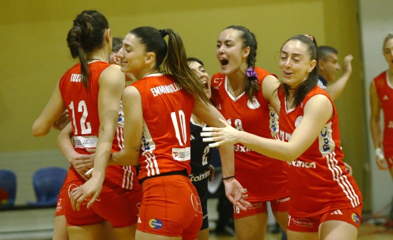 Με 10 άσσους και 12 μπλοκ ο Θρύλος, 3-1 την ΑΕΚ