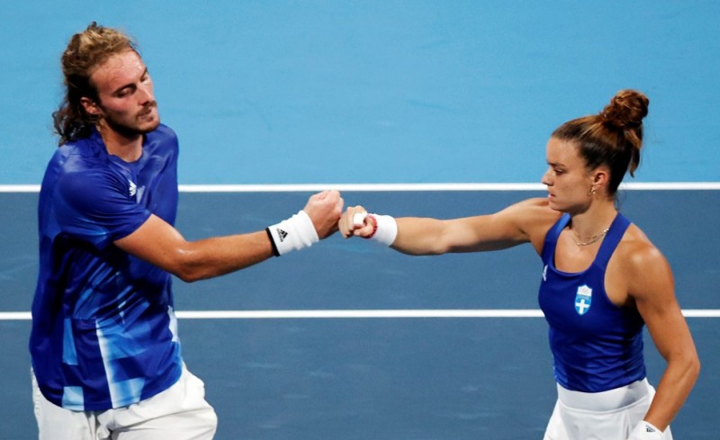 Πληρώνουν Τσιτσιπάς και Σάκκαρη