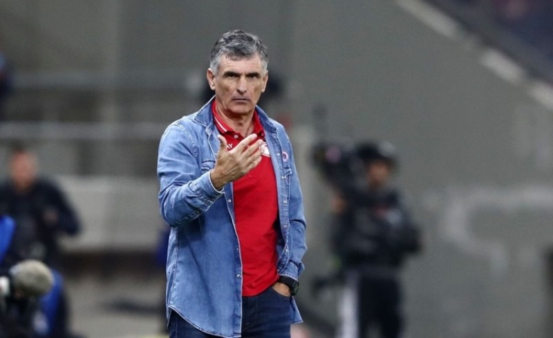 Ο Μεντιλίμπαρ για το ματς με τον Ατρόμητο και το τυχερό του... τζιν πουκάμισο!