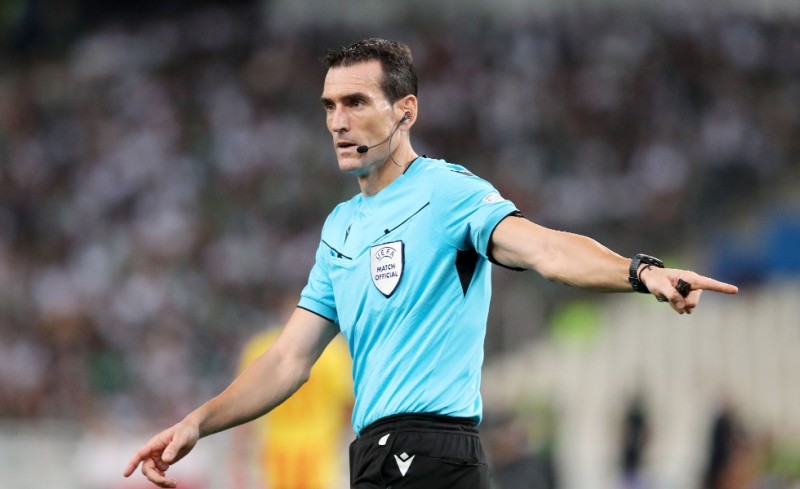 Ο Μουνουέρα στο Ολυμπιακός-Παναθηναϊκός