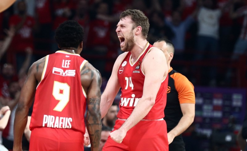 Με προσοχή και... τρέλα θα πάει στο Άμπου Ντάμπι!