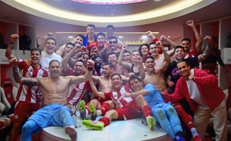 Η FΙFA συνεχάρη τον Θρύλο για το πρωτάθλημα!