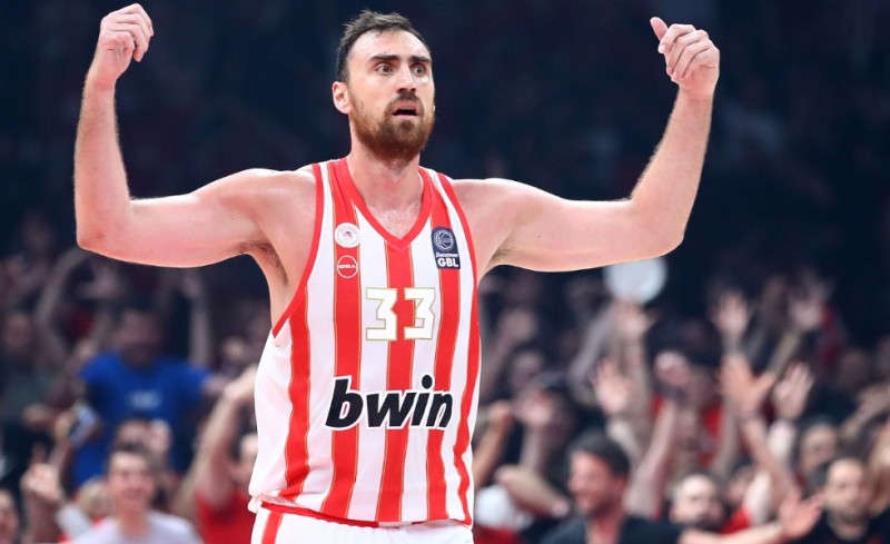 Μιλουτίνοφ, Ολυμπιακός: Η μεγάλη παραμονή και η ακόμη μεγαλύτερη ανατροπή