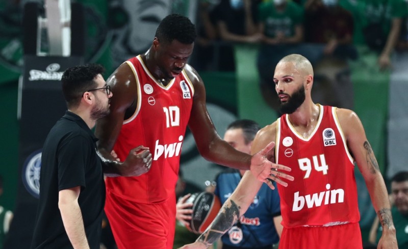 Σοκ στον Ολυμπιακό με Φαλ