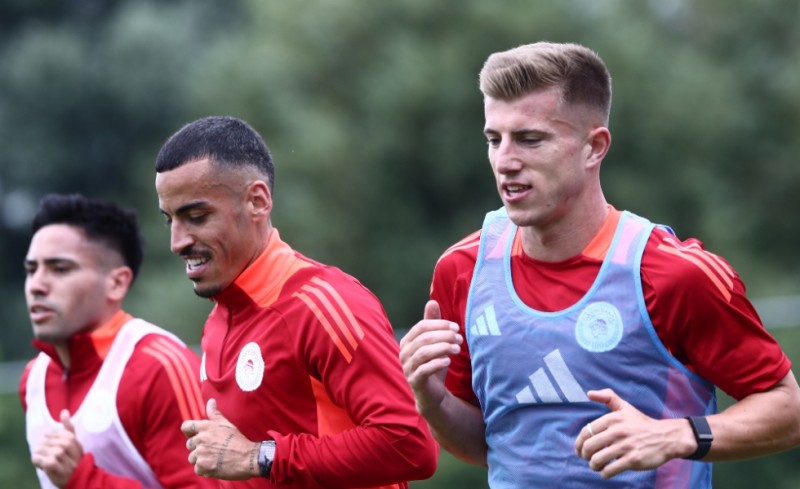 Δεν θέλει να χαλάσει τον «κορμό»