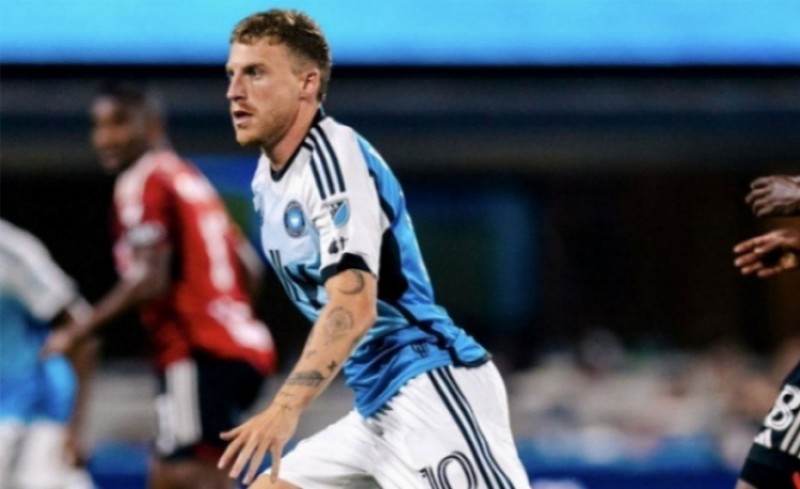 «Είμαι χαρούμενος στην Σαρλότ»