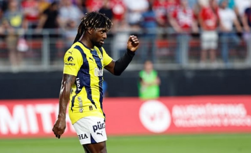 Παραμένει στο «κάδρο» ο Σεν Μαξιμέν