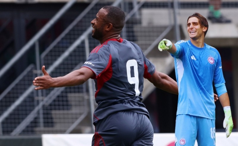 Μία εικόνα από τα προσεχώς από τον Ολυμπιακό των... αστεριών!