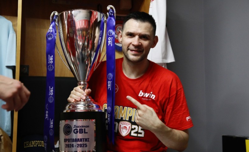 Μένει στο Λιμάνι ο Παπανικολάου!