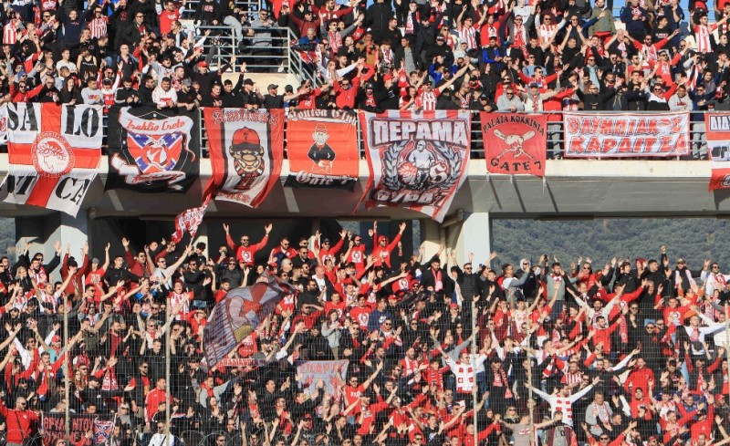 Μια «γροθιά» για ένα ακόμη «ερυθρόλευκο» πρωτάθλημα!