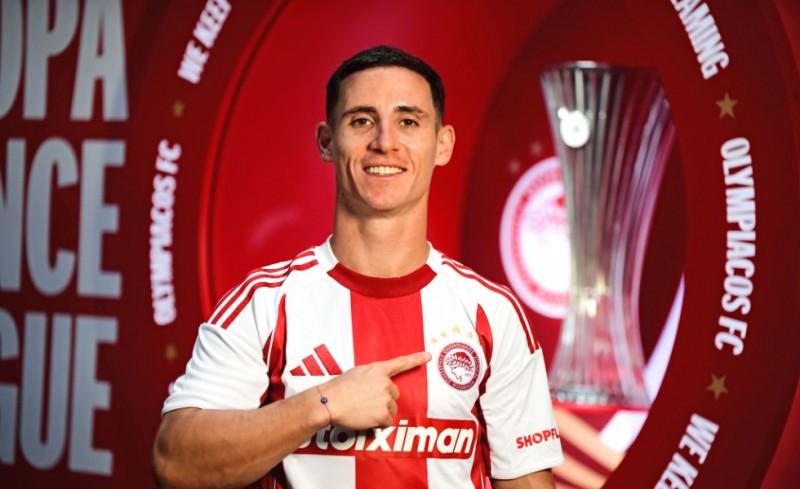 Ποντένσε: «Το 2024 το όνειρο… τρελό έγινε πραγματικότητα, ονειρεύομαι ακόμα μεγαλύτερες επιτυχίες με τον Ολυμπιακό»