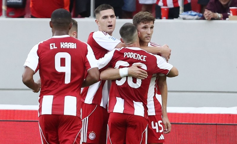 Με μάτι που «γυαλίζει» και πάθος στο Ναό, πέρνα από πάνω της!