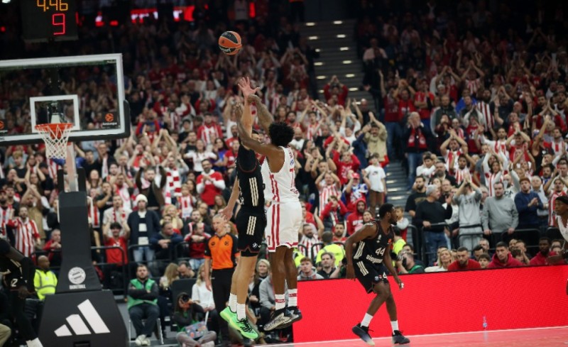 Επιβλητικός ο Ολυμπιακός, διέλυσε την Μπάγερν!