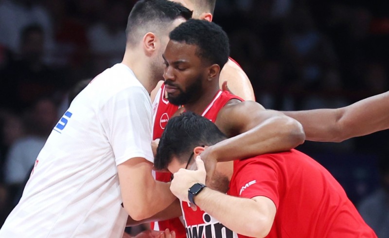 Απευθείας στο νοσοκομείο ο Έβανς