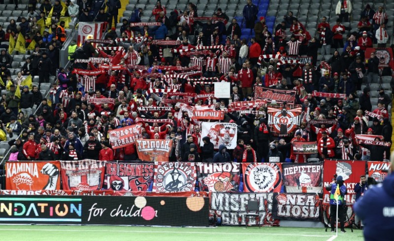 Ομάδα και κόσμος μια γροθιά μετά την πρώτη νίκη στο Champions League! (video)