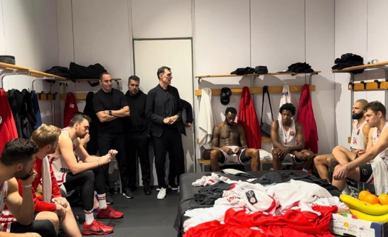 Μπαρτζώκας στους παίκτες: «Σπουδαία νίκη, ήταν κάτι που χρειαζόμασταν» (video)