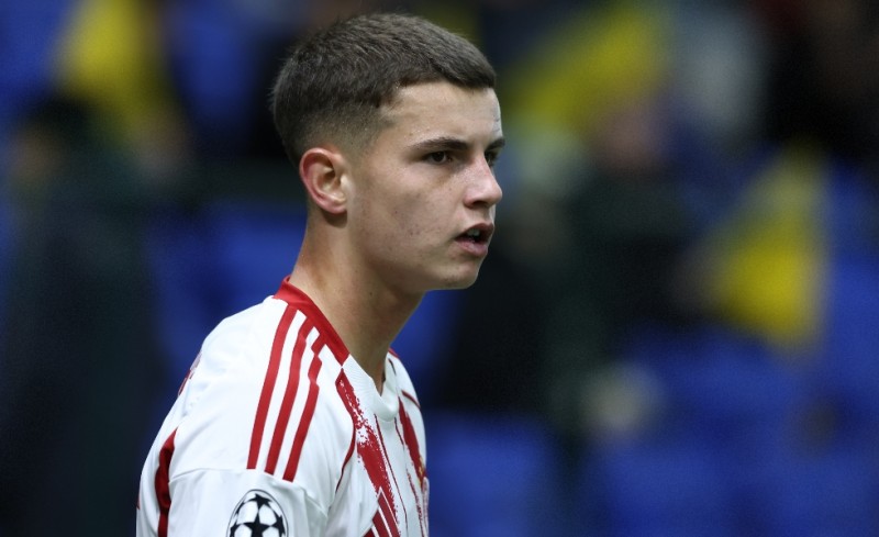 Daily Mail: «Ο Μουζακίτης μοιάζει με τον Βεράτι»