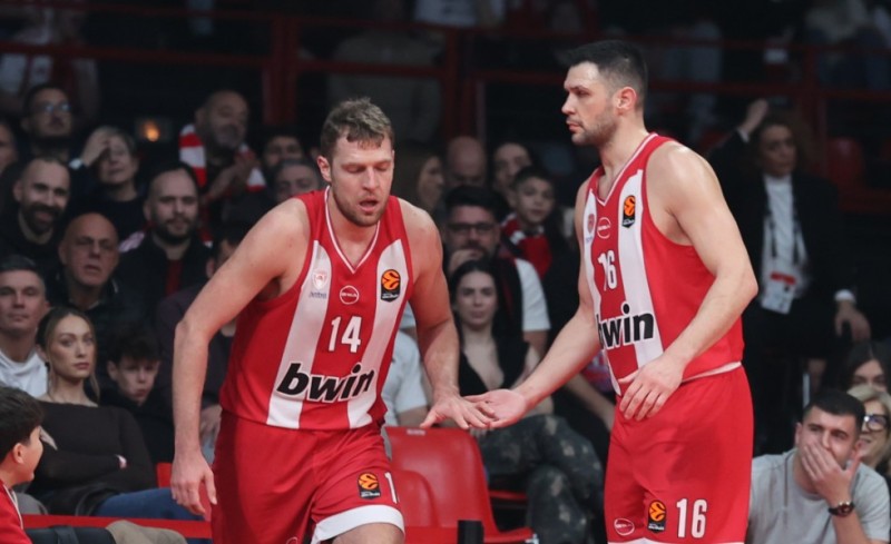 «Διπλό» μέσα στην Πόλη, Θρύλε ολέ, ολέ!