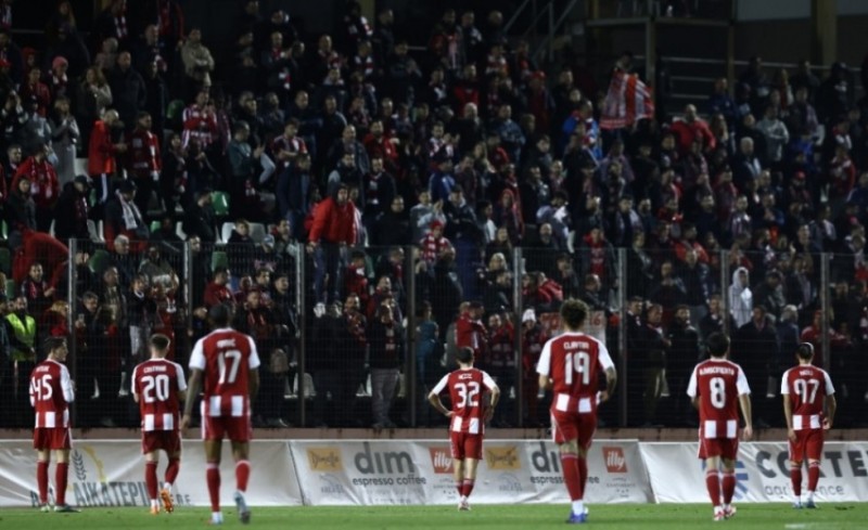 O κόσμος είναι πάντα εκεί, περιμένει να δει το αυτονόητο